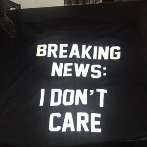 Rue 21 NWOT “Breaking News IDC” Tank top w hood